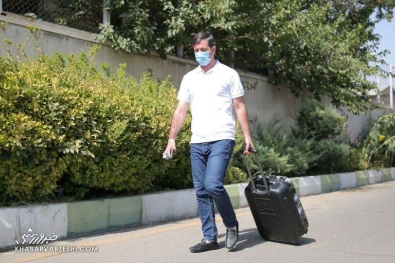 اتفاقات باورنکردنی در اردوی تیم ملی/ کریم باقری خواب ماند و آبی پوشید/ اسکوچیچ از کوره در رفت!