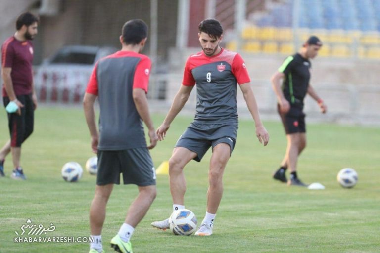 استارت مهاجم مصدوم پرسپولیس/ تنها غایب پرسپولیس در سفر به عربستان مشخص شد