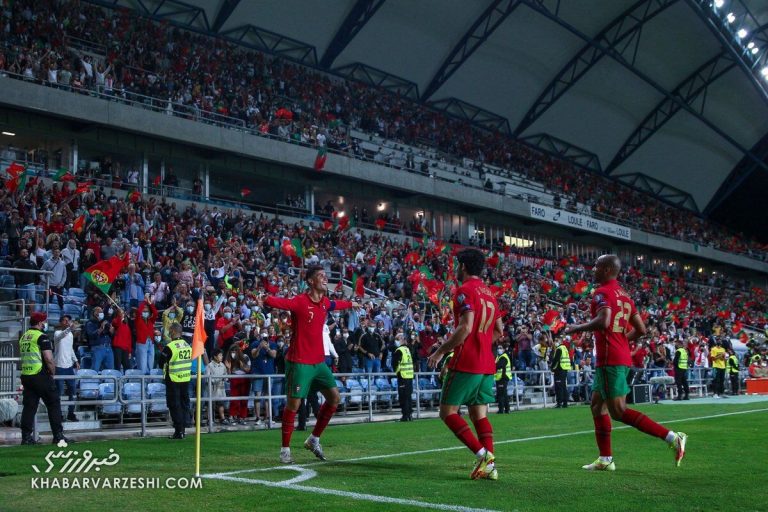 تصاویری از تقلید شادی گل رونالدو/ این مرتبه کریس خوشحال شد!