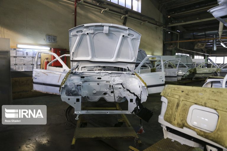 جلوگیری از زیان شرکتهای خودروسازی با حذف قیمتگذاری دستوری