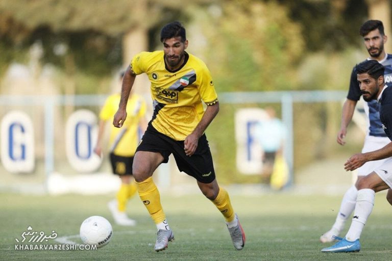 جنجالی‌ترین بازیکن نقل و انتقالات از گل محمدی رخصت می‌گیرد؟