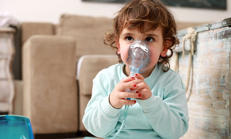 خطر ابتلا به آسمِ کودکانِ مادرانِ نظافت‌کار ۷۰ درصد بیشتر است