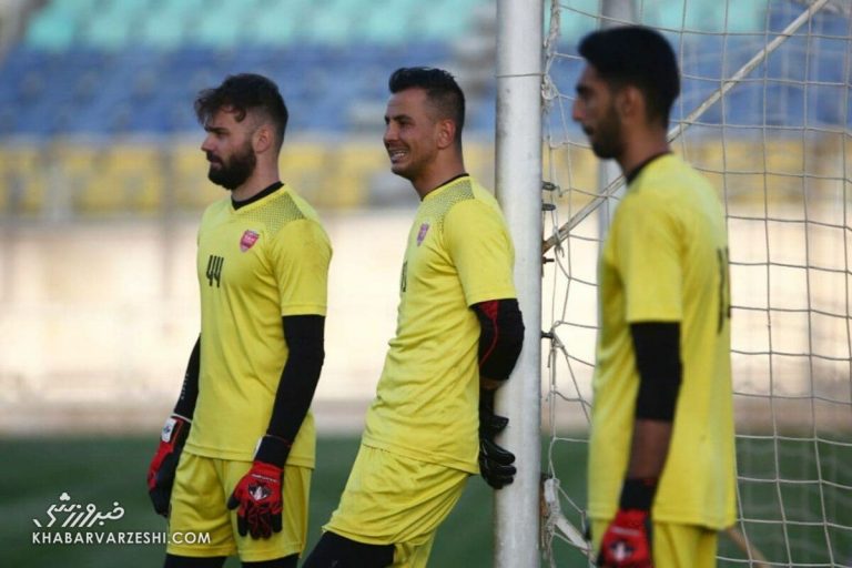 دروازه‌بان پرسپولیس آسیب دیده است/ اگر گلر سرخ‌ها مقابل الهلال مصدوم شود …