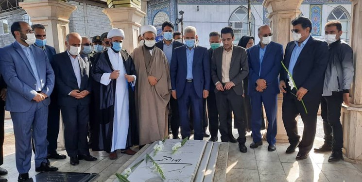 صندلی مسؤولیت امانت شهدا است