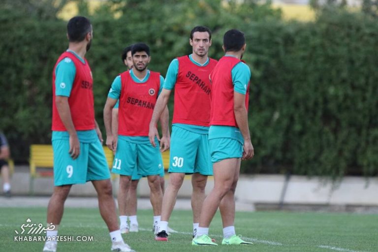 عذاب می‌کشم قهرمان لیگ نشده‌ایم/ امسال سال ماست؛ بهترین‌های مارکت ایران را خریدیم/ بنشینید و از نمایش تیم ما لذت ببرید