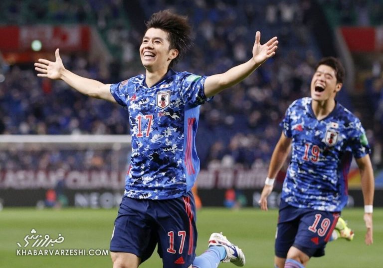 عکس| اشکهای سرمربی ژاپن پس از برد دراماتیک مقابل استرالیا/ فشار عجیب روی موریاسو