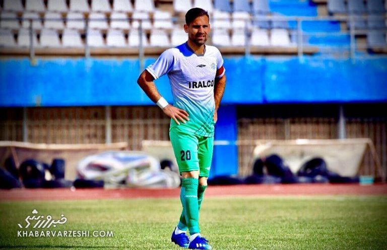 عکس| مجیدی پس از مدت‌ها پا به توپ شد