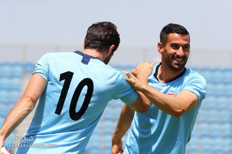 عکس| گفت‌وگوی آرسن ونگر با حاج صفی/ ماجرای جام جهانی ۲ ساله