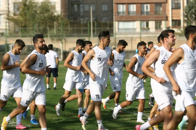 فرهاد مجیدی تمرین استقلال را تعطیل کرد!