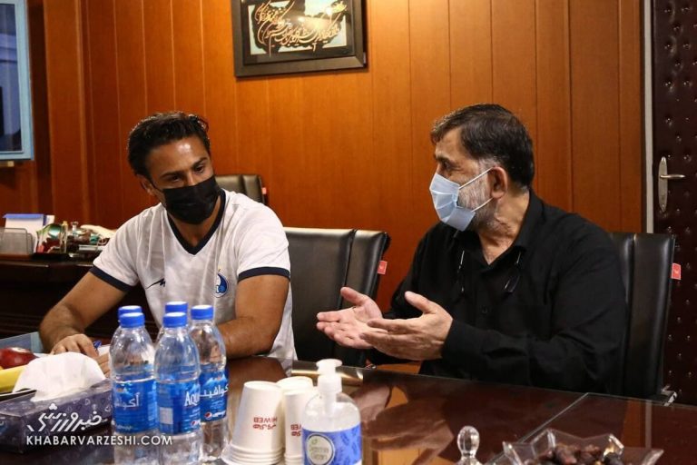 فرهاد مجیدی ۱۰ آیه قرآن را از حفظ خواند/ مدیران استقلال شوکه شدند