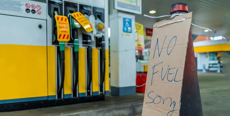 مقام انگلیس: ورود ارتش هم بحران بنزین را حل نمی‌کند