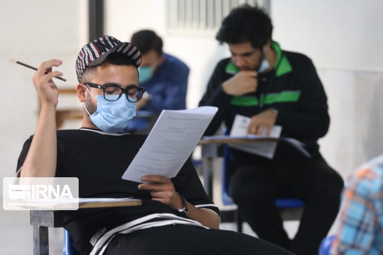 ممنوعیت حضور پزشک سربازان در آزمون دستیاری لغو شد