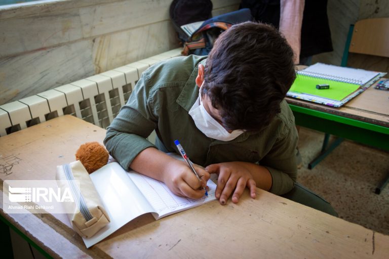 موانع بازگشایی مدارس را برطرف کنیم