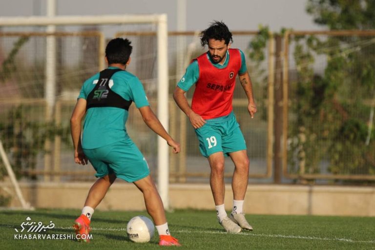 نورافکن: باید از قهرمانی دوباره پرسپولیس جلوگیری کنیم/ به طلسم شکنی امید داریم