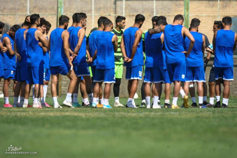 چالش بزرگ مجیدی در رختکن/ نگذارید بازیکن از استقلال بزرگ‌تر شود!