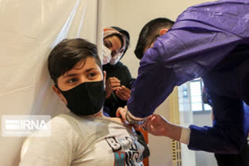 ۹۰ درصد معلمان و ۷۰ درصد دانش‌آموزان سمنان علیه کرونا واکسینه شدند