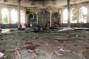 recive.ir | قاب ناراحت کننده از شستن فرش‌های خونی مسجد شیعیان قندهار