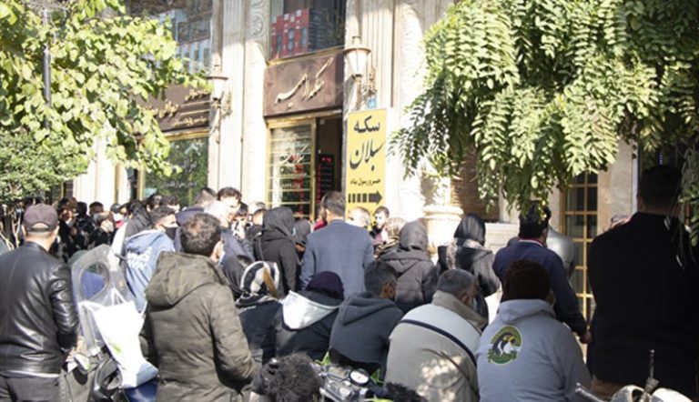 آخرین قیمت دلار امروز ۱۹ دی/ ریزش قیمت دلار قوت گرفت/ ورود دلار به کانال ۲۷ هزار تومان!