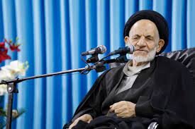 امام جمعه بیرجند: چند وقت پیش جوانی در آمریکا گفت بوی چفیه حضرت آیت الله سید علی خامنهای تا قلب آمریکا میآید؛ این یعنی انقلاب صادر شده