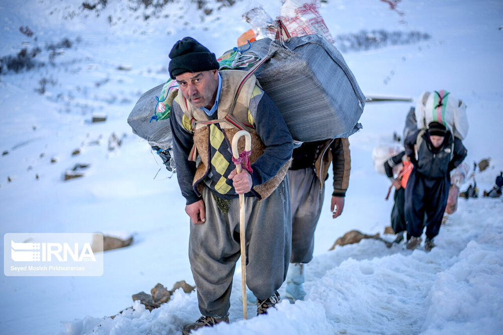 اگر یک میلیون درآمد داشتم کولبری نمی‌کردم/ زنان به عراق می‌روند تا نان و سبزی بفروشند