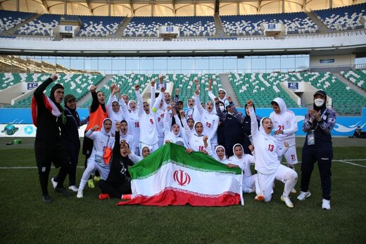 رونمایی از کیت دختران فوتبالیست ایران در جام‌ملت‌های آسیا/عکس