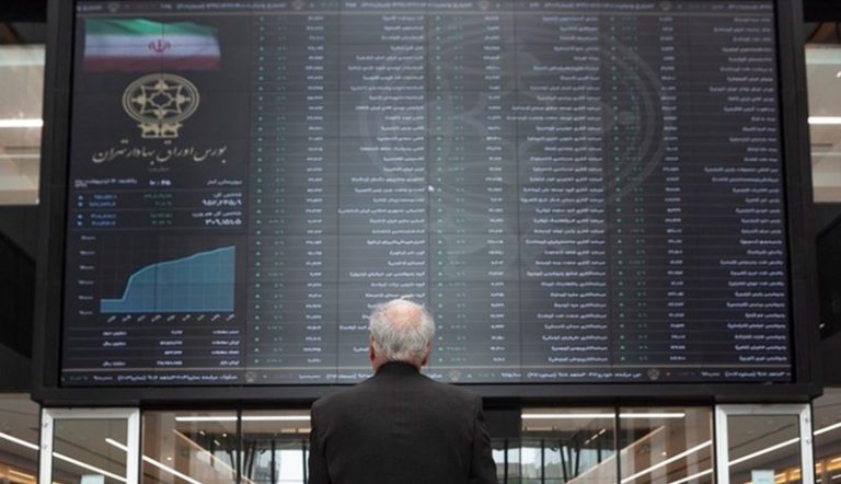 واکنش سهامداران به وضعیت منفی بورس/ «می‌خواهند مردم را به سمت ارز ملی بفرستند»