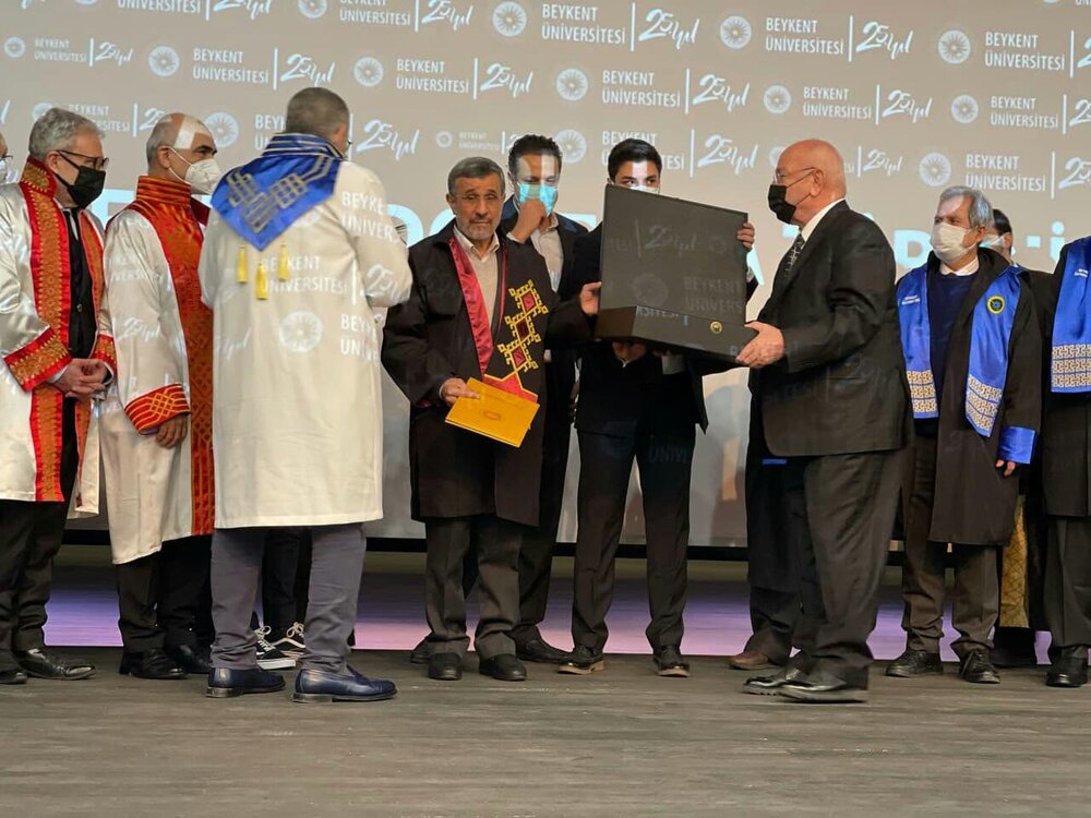 چرا ترکیه ای ها به احمدی نژاد دکترای افتخاری دادند + تصاویر
