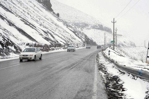 بارش برف و باران در جاده‌های ۱۴ استان