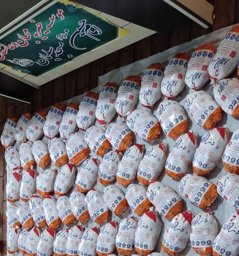 توزیع ۱۰۰۰کیلوگرم مرغ  در میان نیازمندان مسجد سلیمانی