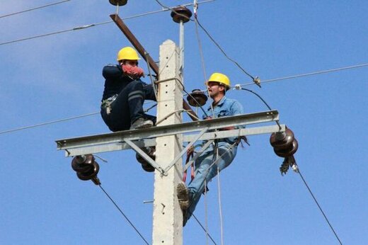 شبکه برق ۳۳ روستای حوزه برق شمال سنندج اصلاح شد