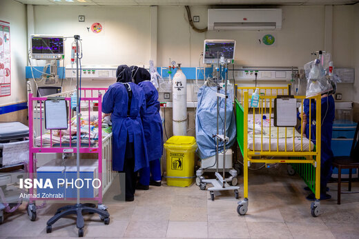 وزیر بهداشت: هنوز به اوج پیک بستری امیکرون نرسیدهایم/ در مهار کرونا اول هستیم