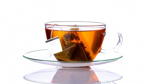 چند کاربرد جالب و عجیب چای کیسه‌ای؛ از درمان پف چشم تا تهیه کمپوست