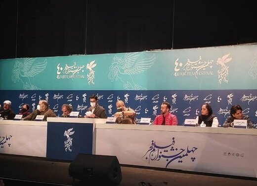 کارگردان فیلم «۲۸۸۸»، با بغض و اشک، نشست خبری جشنواره فجر را ترک کرد