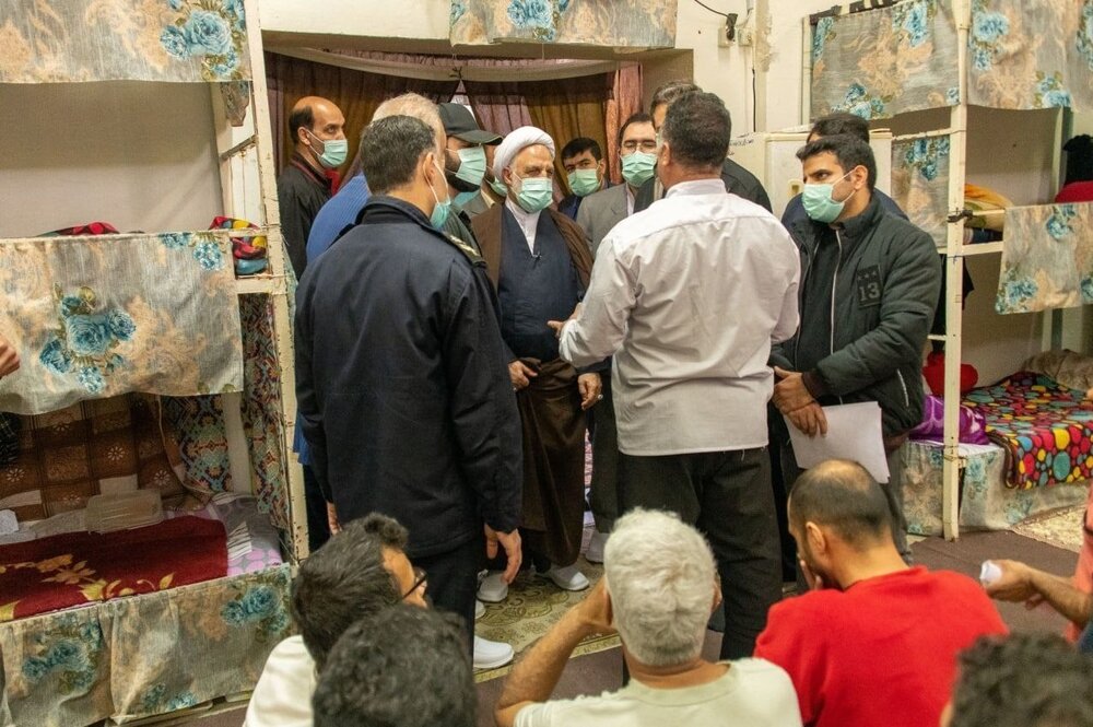 اژه‌ای روز اول سال از زندان ساری بازدید سرزده و ملاقات خصوصی با زندانیان داشت/تصاویر
