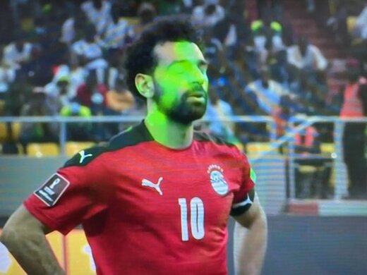 ببینید |  جنگ لیزرها با محمد صلاح در بازی دیشب سنگال – مصر