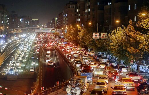 تردد سنگین در آزادراه‌ تهران- شمال/ ترافیک خروجی‌های پایتخت گره خورده است