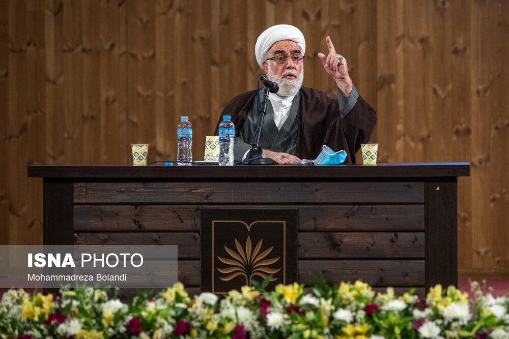 جای خالی عالمی باتقوا و بهروز