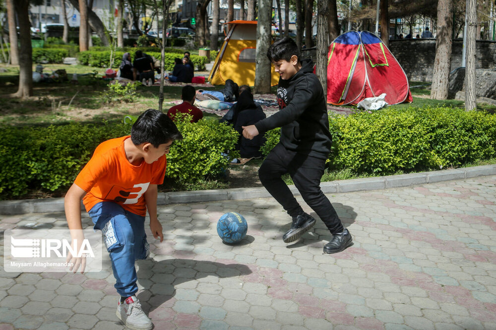 تصاویر جالب از سیزده بدر سال ۱۴۰۱ در تهران