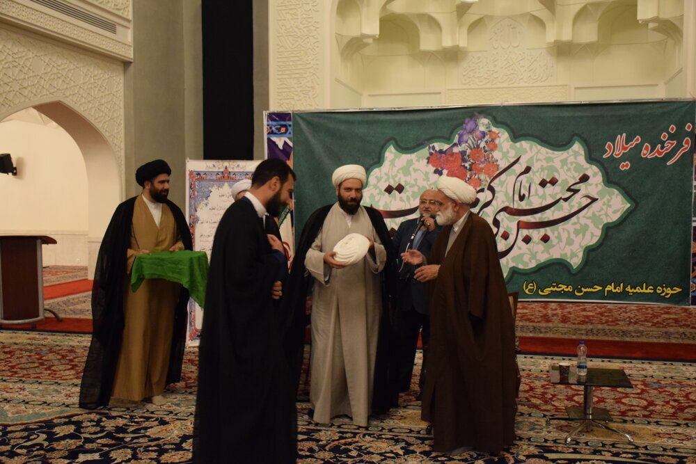 نماینده ولیفقیه در جمعیت هلال احمر: طلاب داعی الیالله باشند