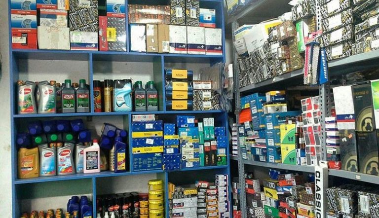 قیمت لوازم یدکی چقدر افزایش یافت؟/ واردات قطعات خودرو توسط تاجر فرش!