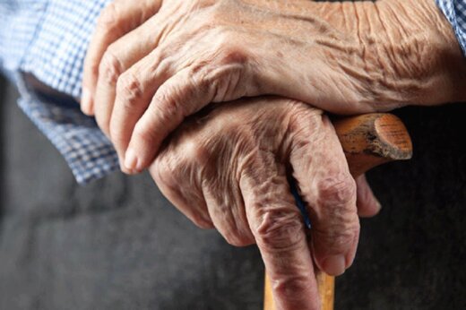 پیرمردها یا پیرزن‌ها؛ کدام مهربان‌تر هستند؟
