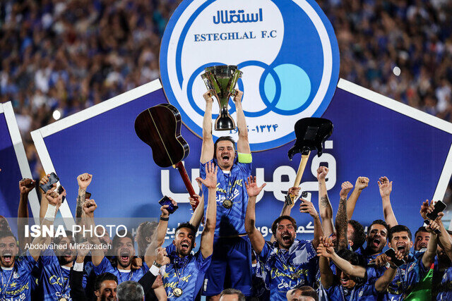 تلویزیون ناچار به نشان دادن ساز در جشن قهرمانی استقلال