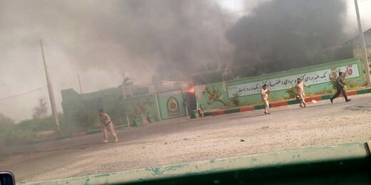 شعله های آتش در پاسگاه میناب ناشی از حمله مهاجمان بود؟ + عکس
