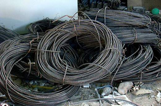 محموله بزرگ کابل و سیم برق سرقتی در استان هرمزگان کشف شد