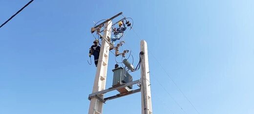 نصب و بهره برداری از ۷۴ ایستگاه هوایی توزیع برق در شهرستان گرمسار