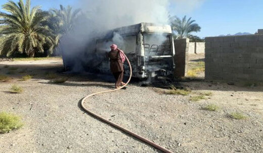 آتش‌سوزی کامل یک اتوبوس در جاده مشهد/ عکس
