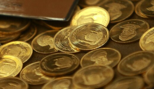 بازداشت زنی که به طلا فروش‌ها سکه تقلبی می‌فروخت