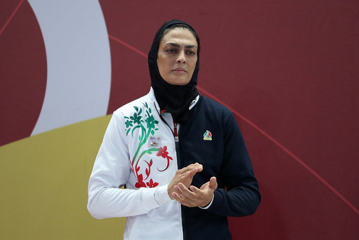 ببینید | حضور ورزشکار زن مطرح ایران در محل حادثه متروپل با لباس آتش نشانی