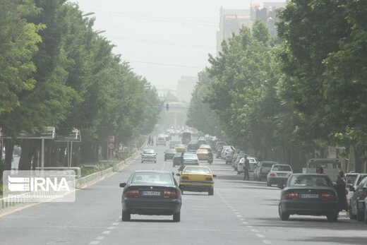 ورود گسترده توده گرد و غبار به پایتخت/ چرا سامانه کنترل کیفیت هوای تهران گزارشی نمی‌دهد؟