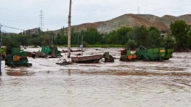 نجات ۵ زن و یک کودک عشایر از محاصره سیلاب در سی‌سخت